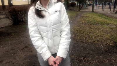 अश्लील कुरा गर्दै